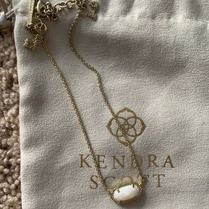 Elisa Pendant in Ivory Pearl